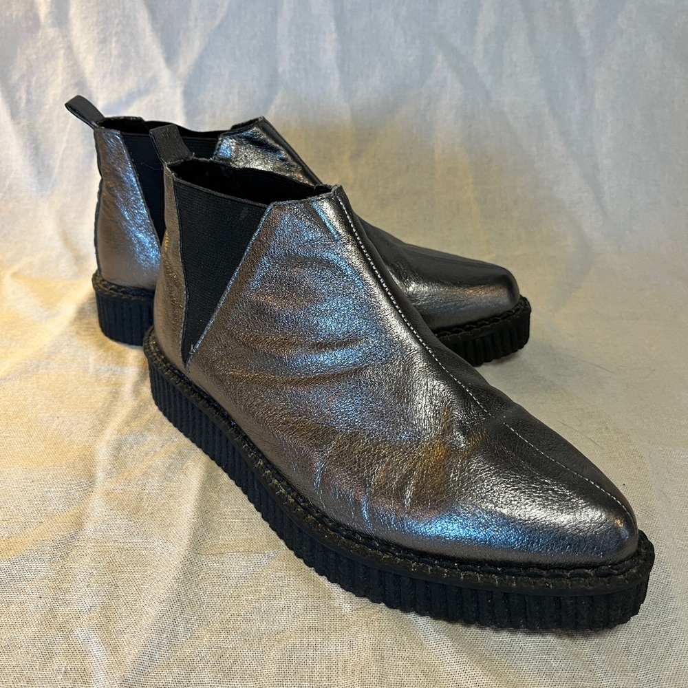 T.U.K Ankle Boots Graphite Silver